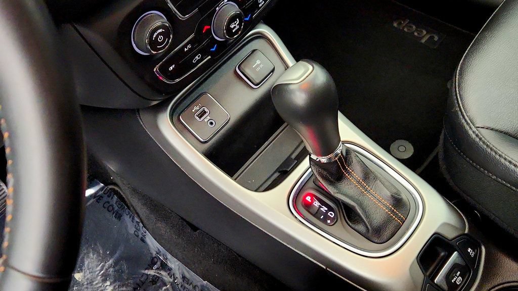 Used 2019 Jeep Compass Latitude FWD image 16