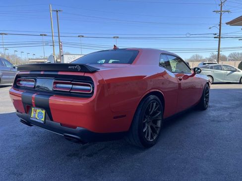 Used 2017 Dodge Challenger SRT Hellcat image 5