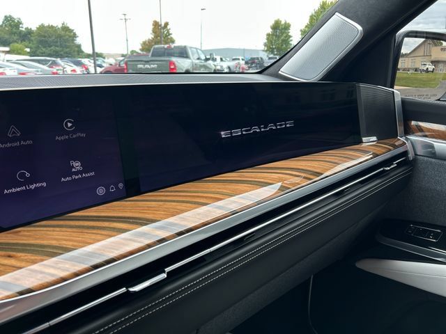 Used 2025 Cadillac Escalade Sport Platinum w/ LPO, Floor Liner Package AWD/4WD image 53