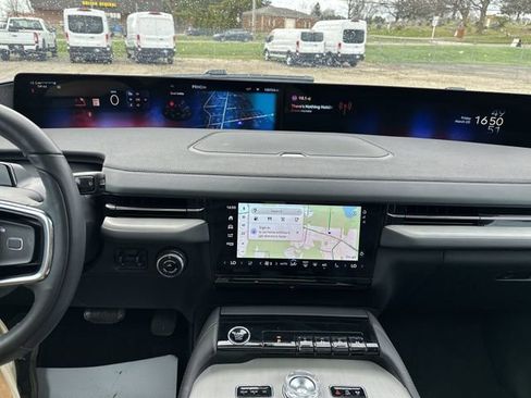 Used 2025 Lincoln Navigator Reserve w/ Jet Appearance Package image 14