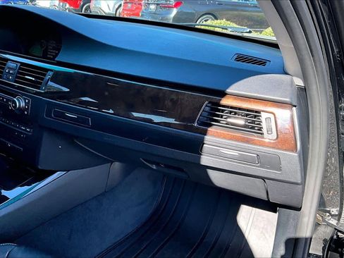 Used 2011 BMW 328i xDrive Sedan image 17