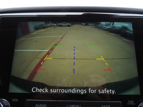 Used 2021 Nissan Titan SV w/ SV Convenience Package image 31