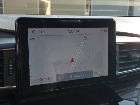 Used 2023 Ford Explorer Limited image 13