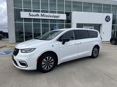 Used 2024 Chrysler Pacifica Limited