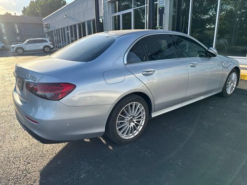 Used 2022 Mercedes-Benz E 350 4MATIC Sedan image 6