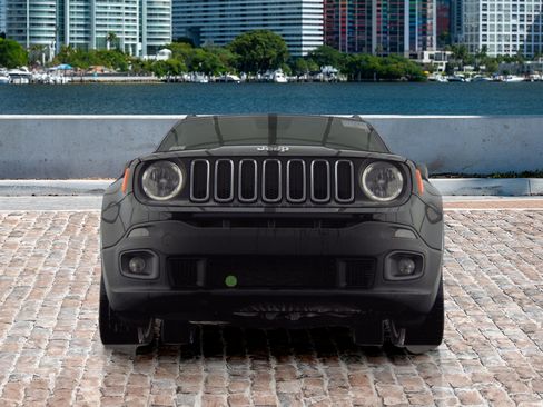 Used 2018 Jeep Renegade Latitude image 2