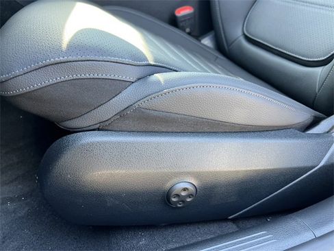 Certified 2025 Mercedes-Benz C 300 4MATIC Sedan image 9