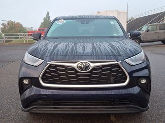 Used 2022 Toyota Highlander LE video 2