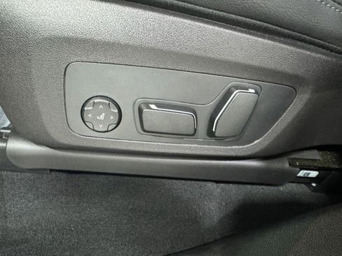 Certified 2025 BMW X4 xDrive30i w/ M Sport Package image 28