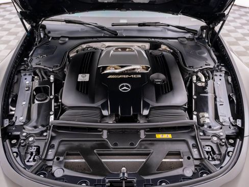 Used 2022 Mercedes-Benz SL 63 AMG 4MATIC w/ Driver Assistance Package image 28