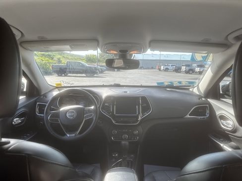 Used 2019 Jeep Cherokee Limited AWD/4WD image 8