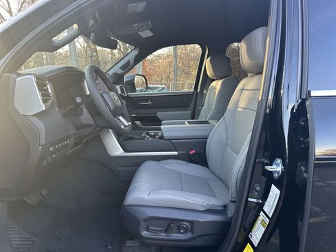 Used 2026 Toyota Tundra Limited AWD/4WD image 34