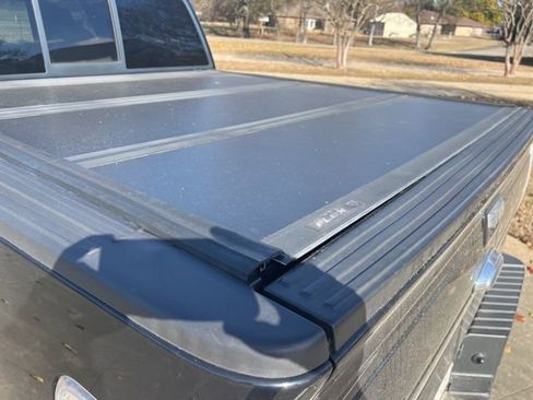 Used 2011 Ford F150 Lariat w/ Lariat Chrome Pkg image 10