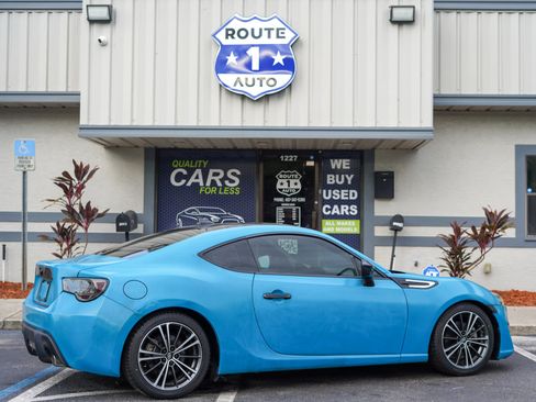 Used 2013 Scion FR-S 6MT image 6