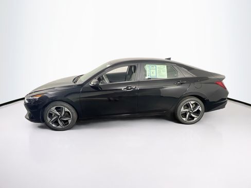 Used 2023 Hyundai Elantra SEL w/ Convenience Package FWD image 8