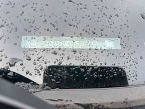 Used 2023 Chevrolet Equinox LT image 22