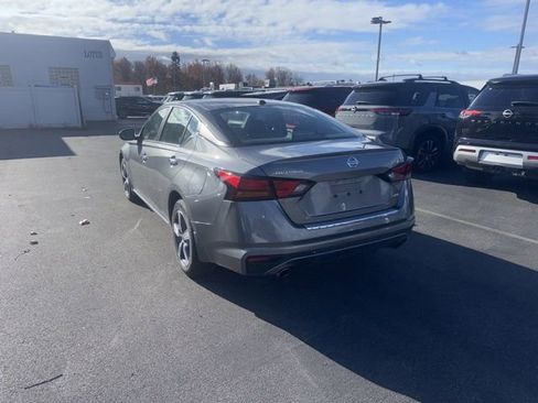 Used 2021 Nissan Altima 2.5 SV w/ SV Premium Package image 4