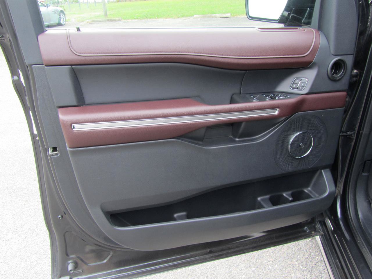 Used 2023 Ford Expedition Max Limited AWD/4WD image 18