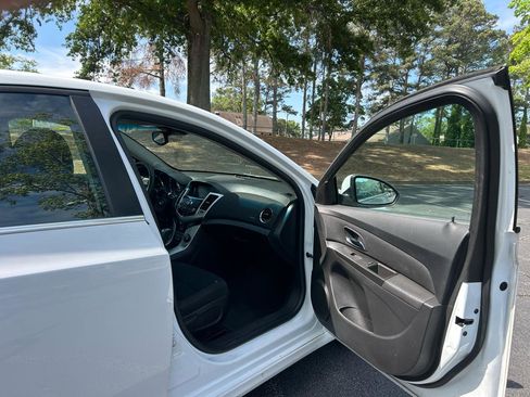 Used 2016 Chevrolet Cruze LT w/ RS Package FWD image 20