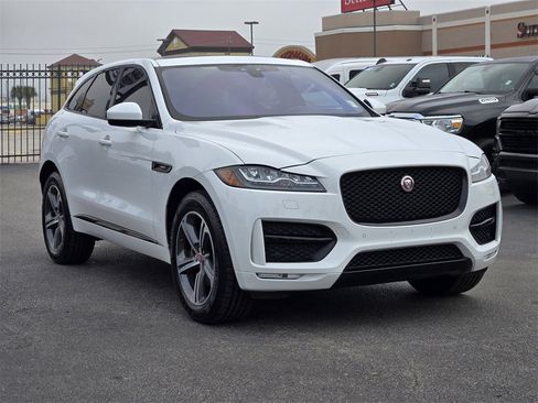 Used 2017 Jaguar F-PACE R-Sport image 3