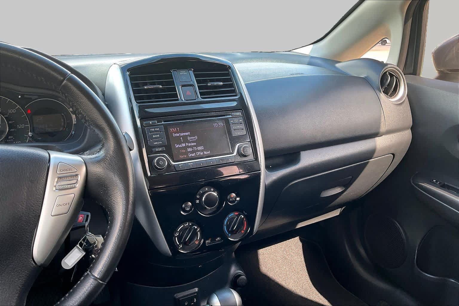 Used 2017 Nissan Versa Note SV FWD image 6