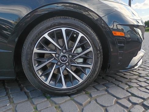 Used 2022 Hyundai Sonata Limited w/ Preferred Accessory Package image 6