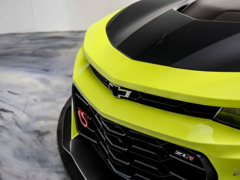Used 2019 Chevrolet Camaro ZL1 image 36