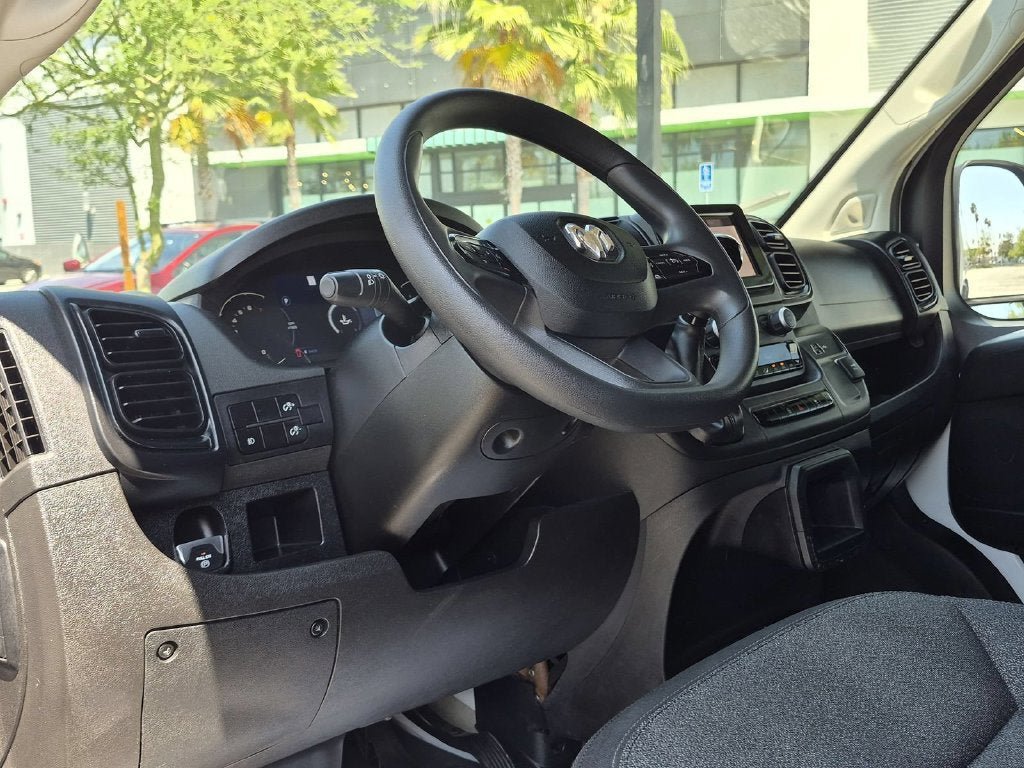 Used 2025 RAM ProMaster 2500 FWD image 12