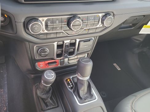New 2026 Jeep Gladiator Mojave AWD/4WD image 18