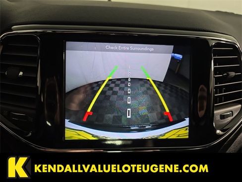 Used 2019 Jeep Grand Cherokee Altitude image 14