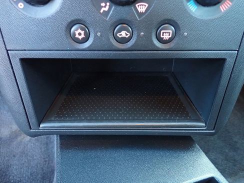 Used 2008 Pontiac Grand Prix SE image 21