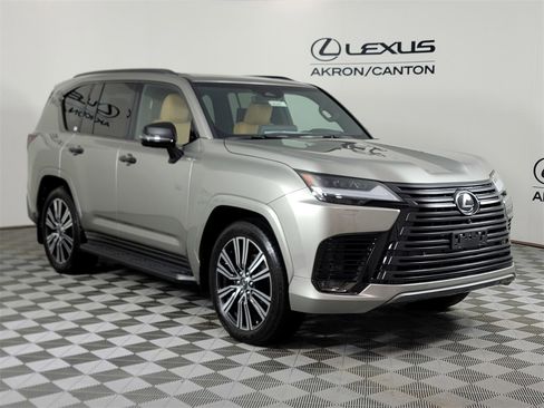 New 2025 Lexus LX 600 4WD w/ Luxury Package image 2