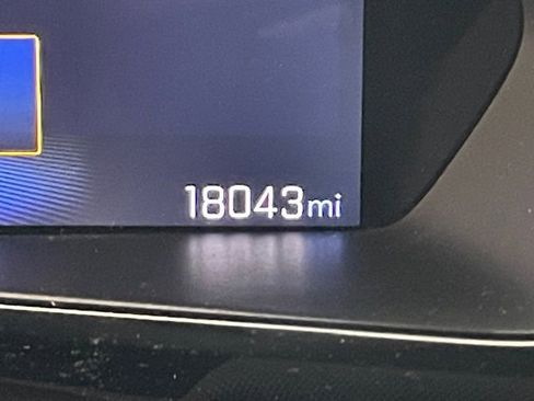 Used 2024 Chevrolet Colorado Z71 w/ Z71 Convenience Package 2 image 2