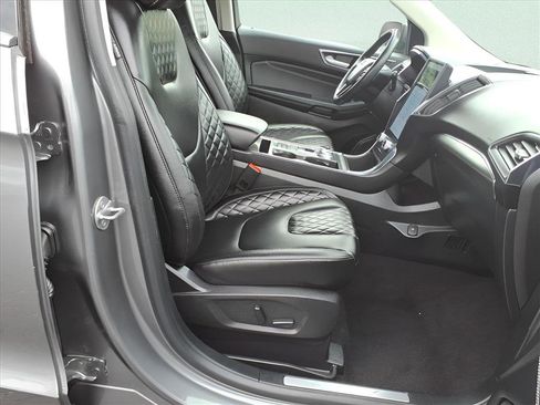 Used 2023 Ford Edge Titanium image 9