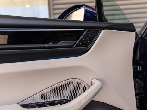 New 2025 Porsche Macan Electric RWD image 21