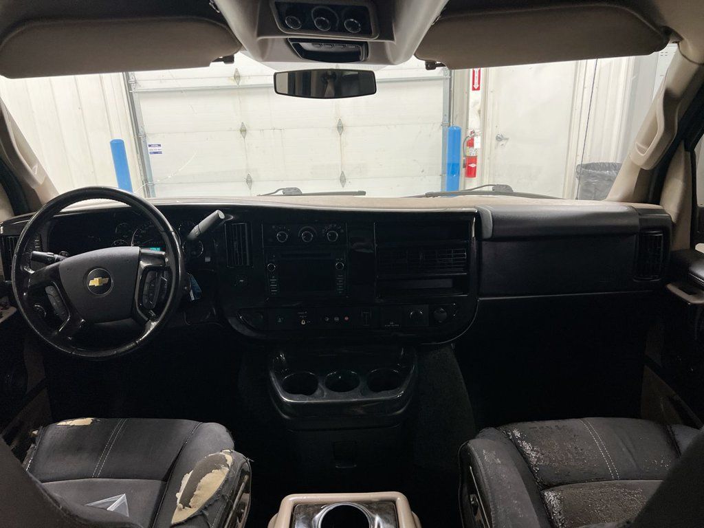 Used 2016 Chevrolet Express 2500 RWD image 10