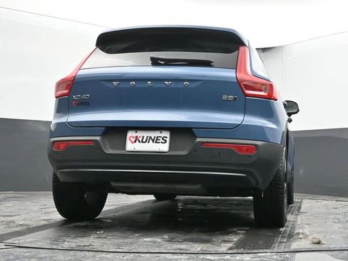 Used 2024 Volvo XC40 B5 Core image 47