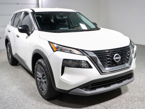 Used 2023 Nissan Rogue S FWD image 5