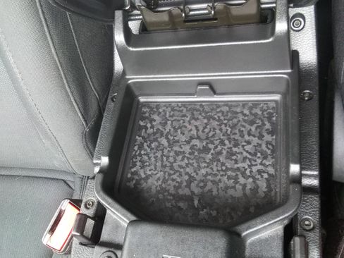 Used 2021 Jeep Wrangler Sport S image 13