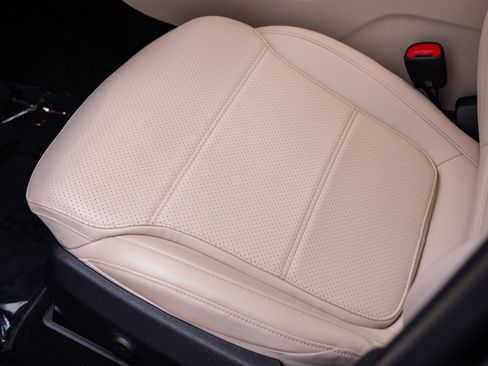 Used 2023 Mercedes-Benz GLC 300 4MATIC image 15