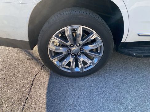 Used 2023 GMC Yukon Denali image 6