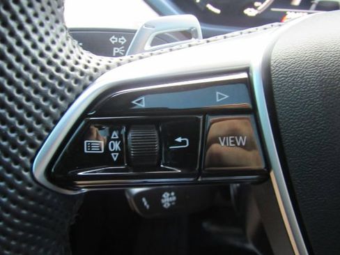 Used 2023 Audi e-tron GT Premium Plus image 38
