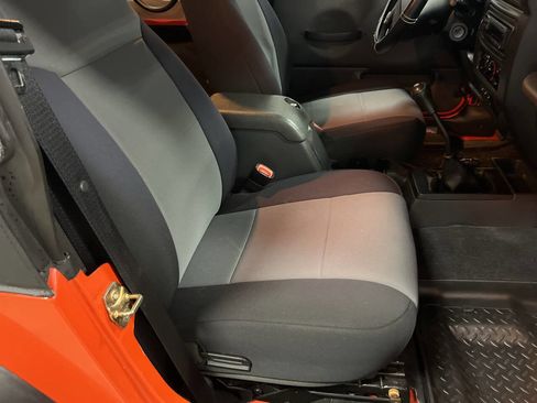 Used 2005 Jeep Wrangler X AWD/4WD image 13