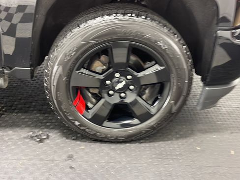 Used 2018 Chevrolet Silverado 1500 LTZ Z71 w/ Redline Edition AWD/4WD image 22