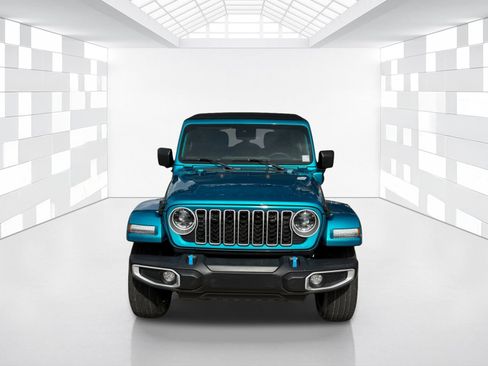 Used 2024 Jeep Wrangler Unlimited Sahara AWD/4WD image 2