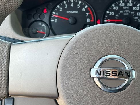 Used 2009 Nissan Frontier SE w/ SE Value Truck Pkg RWD image 19