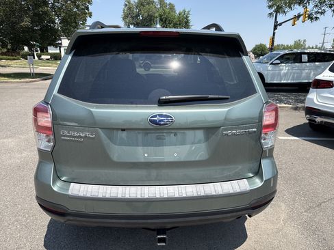 Used 2018 Subaru Forester 2.5i Premium w/ All-Weather Package AWD/4WD image 4