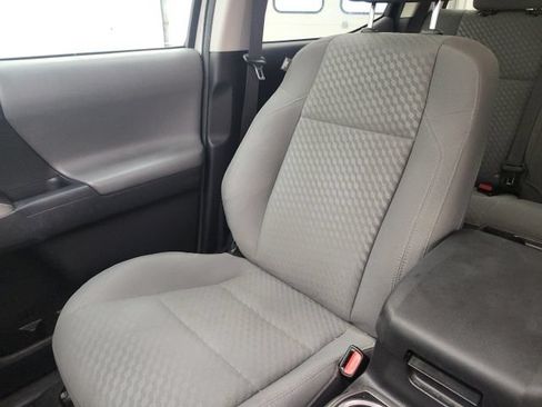 Used 2023 Toyota Tacoma SR5 AWD/4WD image 16