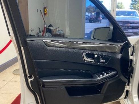 Used 2014 Mercedes-Benz E 350 4MATIC w/ Premium 1 Package image 9