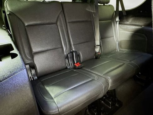 Certified 2025 Chevrolet Suburban Z71 AWD/4WD image 25
